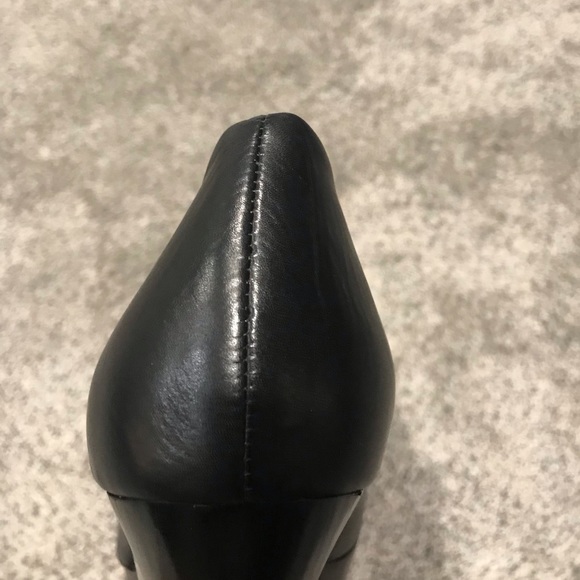 Pelle Moda Brand Ladies Size 10 Medium Shoe. Black Color. - Picture 4 of 5